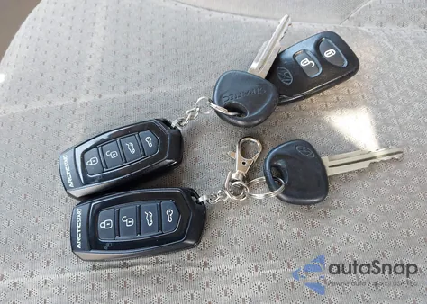 2009 Hyundai Tucson Gls from USA, damaged, VIN KM8JM12B99U936701